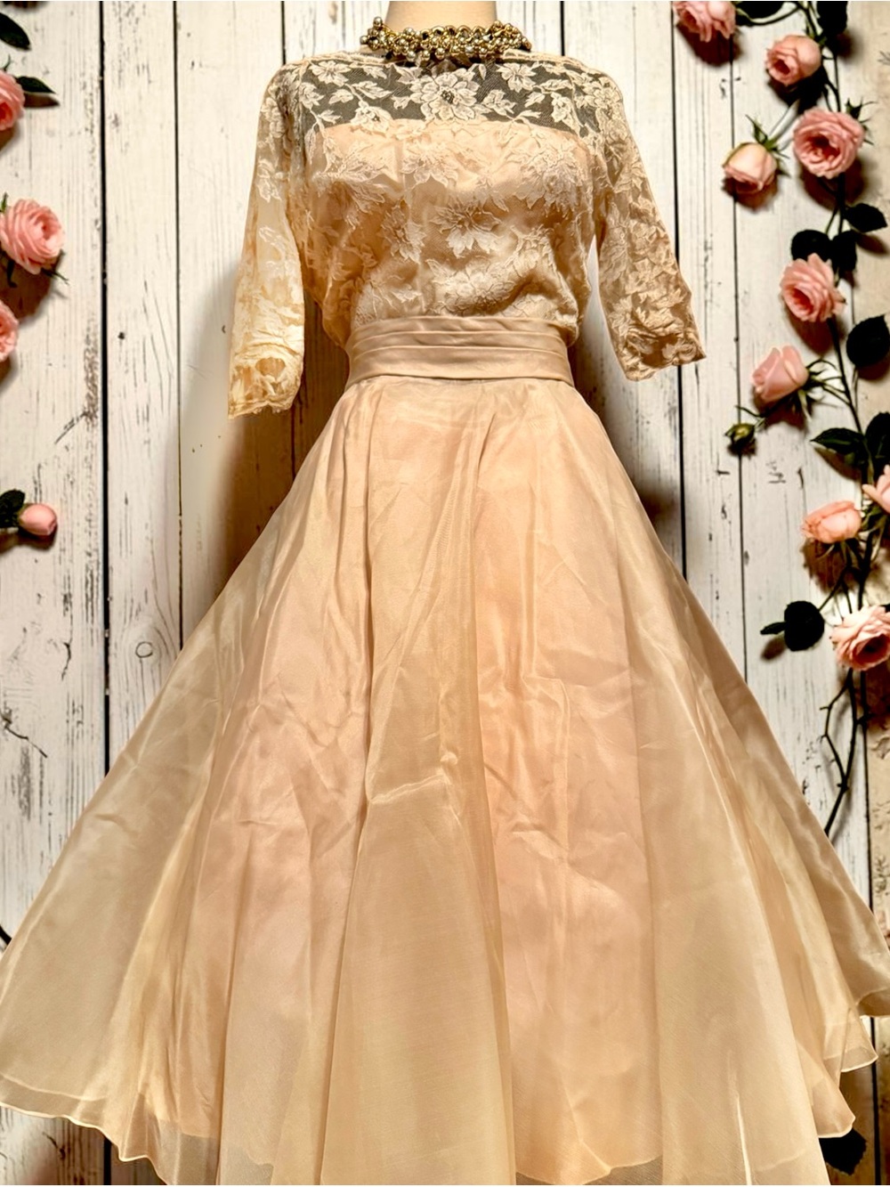 Vintage 1950’s beige cupcake prom dress